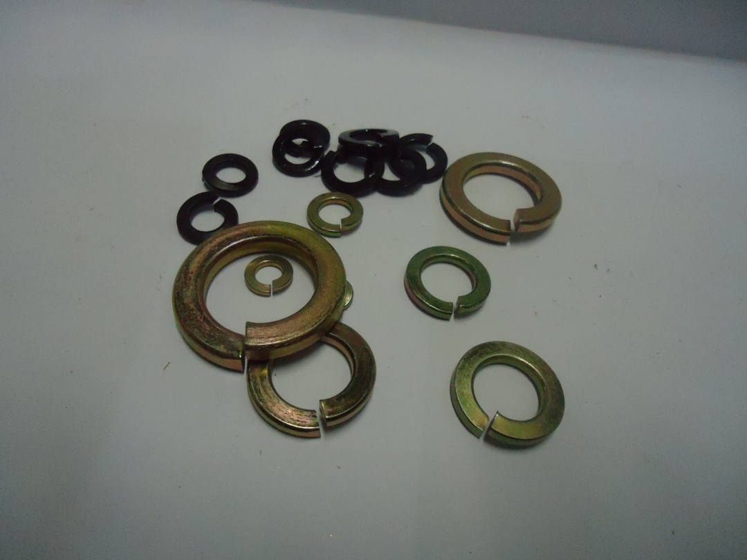 BLACK & PLATED SPRING WASHERS